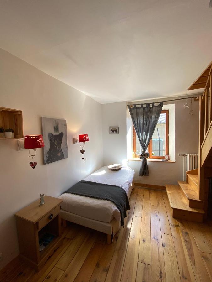 Auberge De La Foret Auris Exterior photo