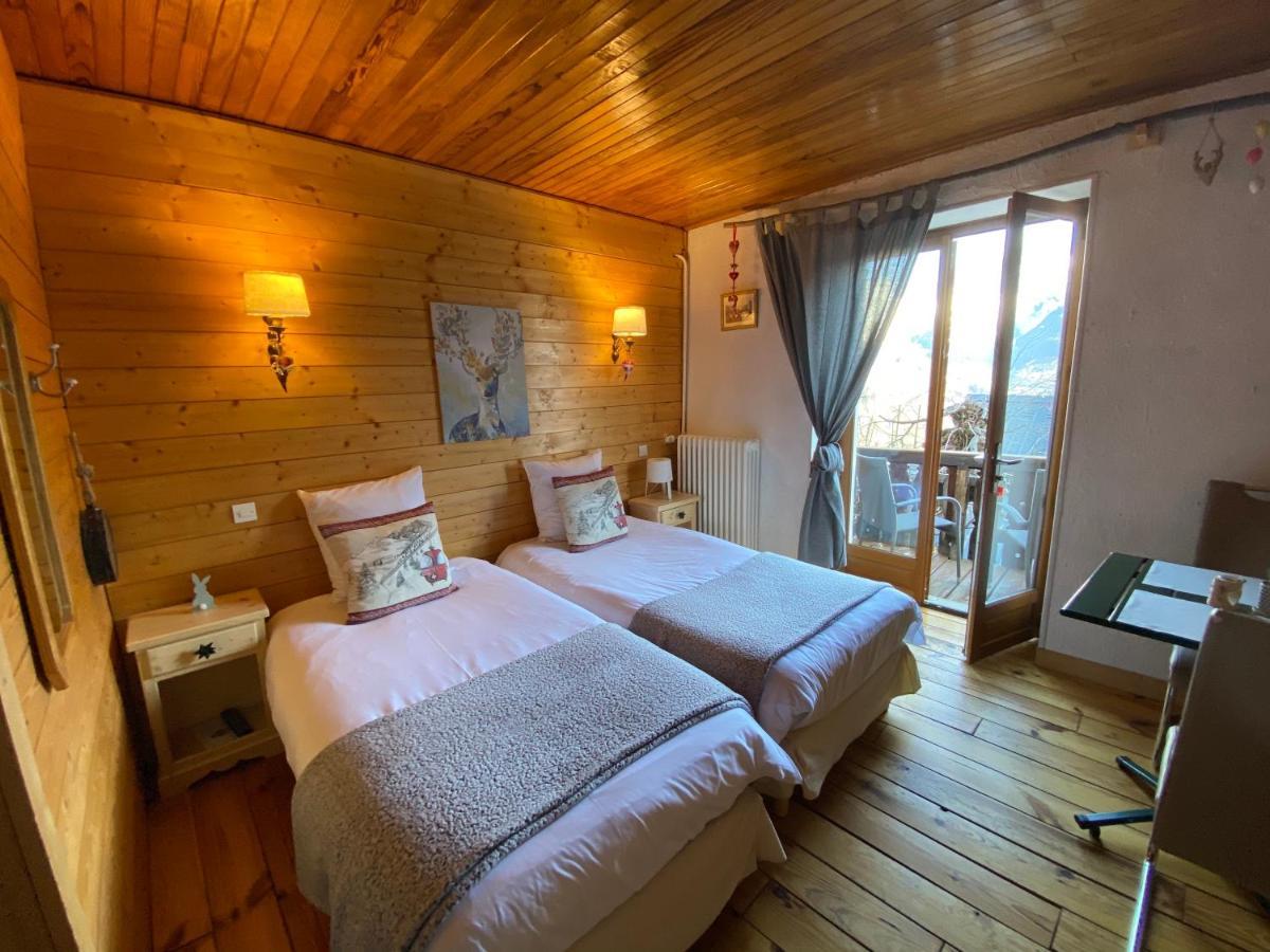 Auberge De La Foret Auris Exterior photo