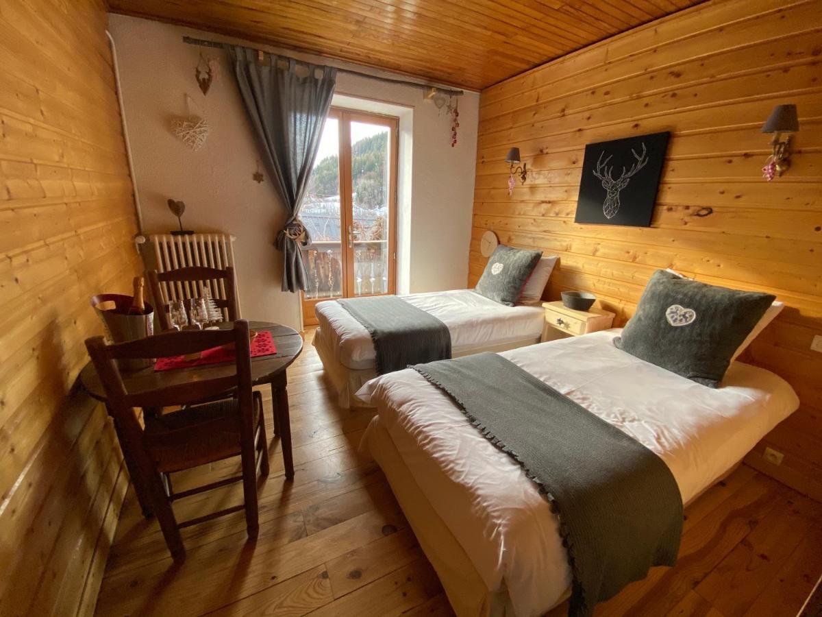 Auberge De La Foret Auris Exterior photo