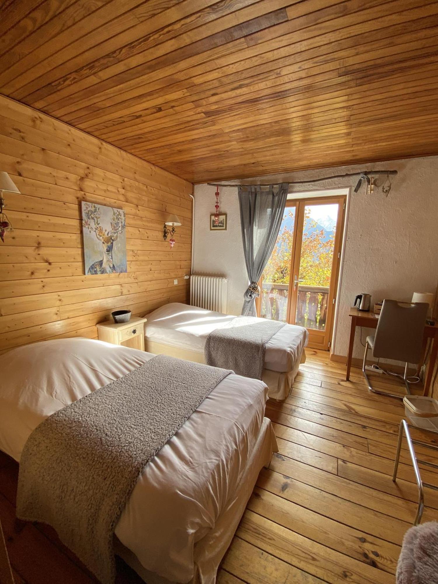 Auberge De La Foret Auris Room photo