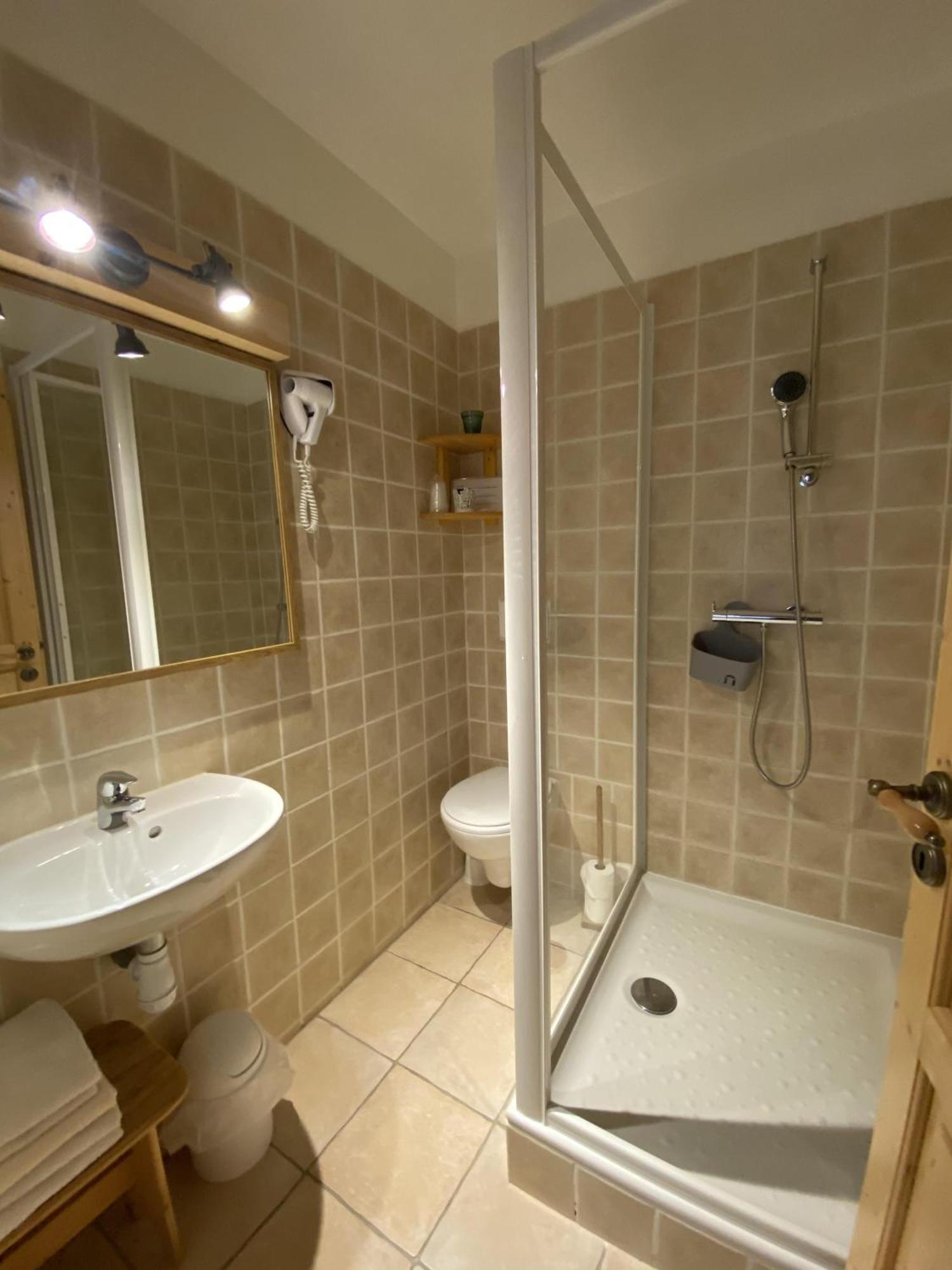 Auberge De La Foret Auris Room photo